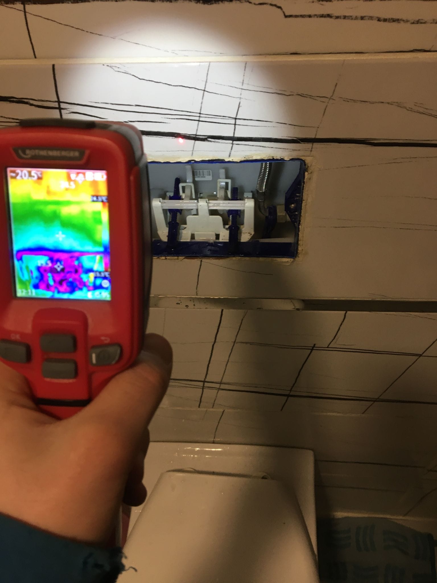 Çatlak Borulara Son – Kırmadan Su Kaçağı Tespiti